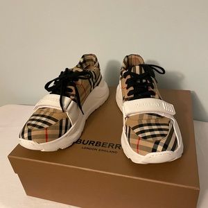 Burberry Vintage Check Regis Sneakers